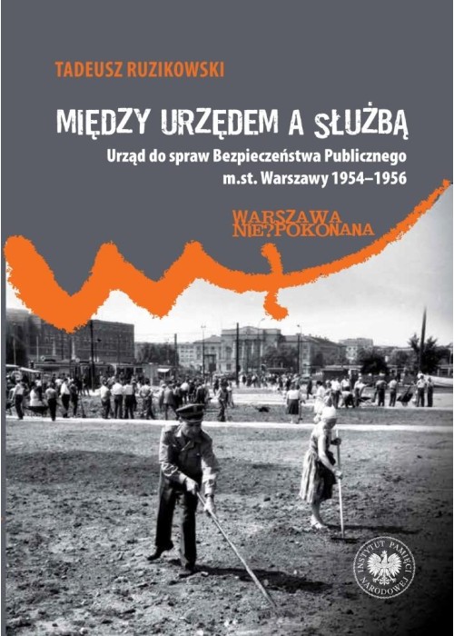 Między urzędem a służbą